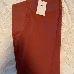 Women’s Nike leggings